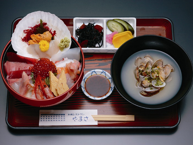 2日目昼食：やまさお魚センター店／海鮮丼（イメージ）