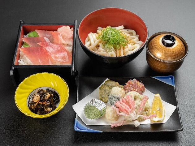 ２日目昼食：岩戸屋／つつじ（イメージ）