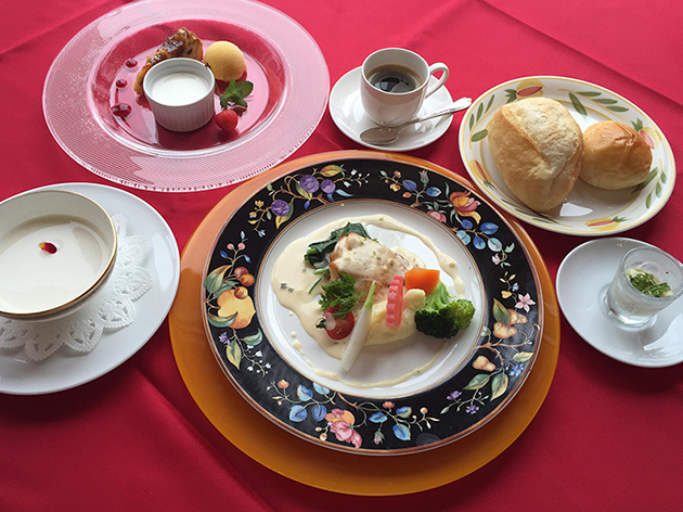 1日目昼食：シェ・アンジュ／弘前フレンチランチ（イメージ）