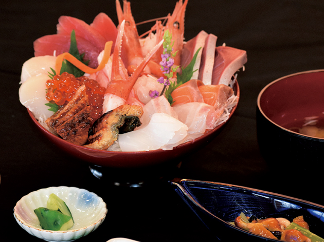 2日目昼食：新湊きっときと市場／約12種の海の幸海鮮丼（イメージ）