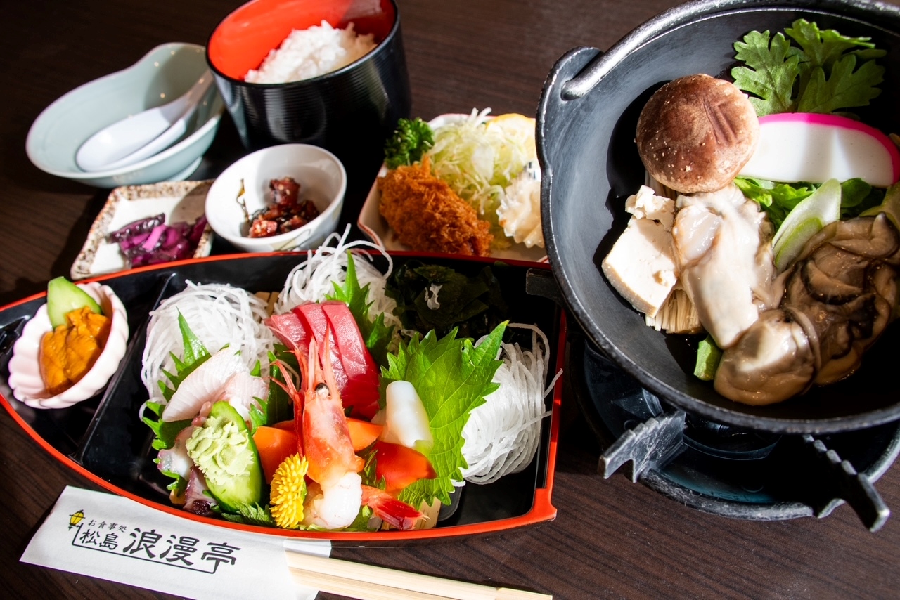 昼食：松島観光物産館/牡蠣鍋と舟盛り膳 (イメージ)