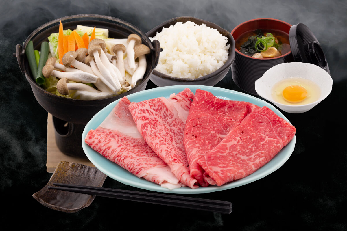 2日目昼食：松阪牛紅白すき鍋定食