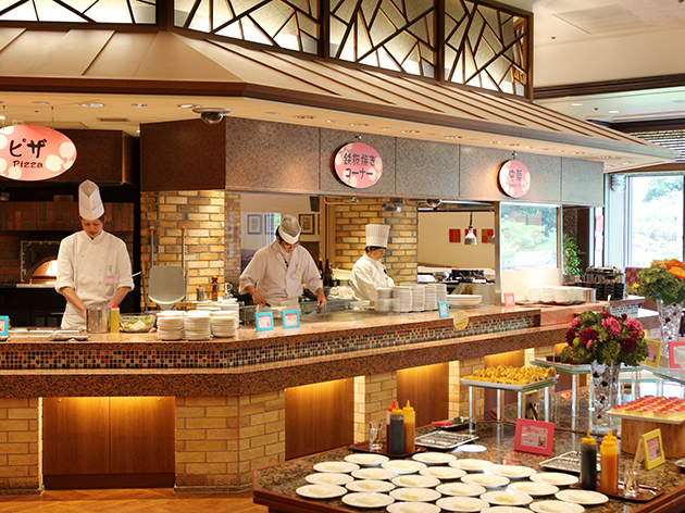 1日目昼食：ライブキッチン花もも（イメージ）