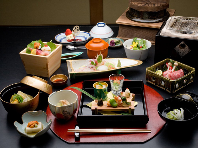 1日目夕食：1・2泊目:ヴィアイン京都四条室町/京料理 花咲 萬治郎