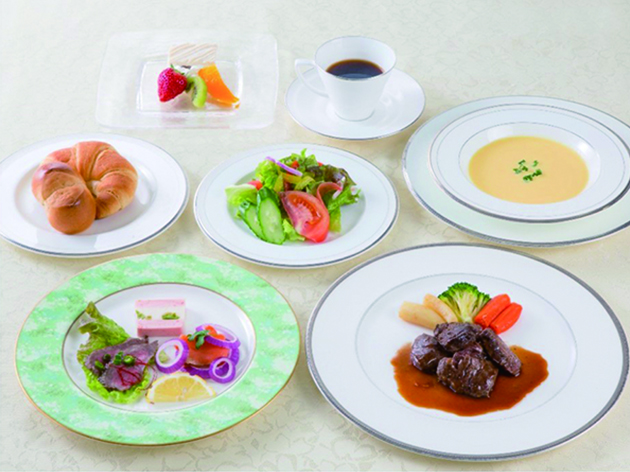 昼食；プリフィックスランチＡ：ホテルアイリス「スカイレストラン天空」/お肉料理（イメージ）