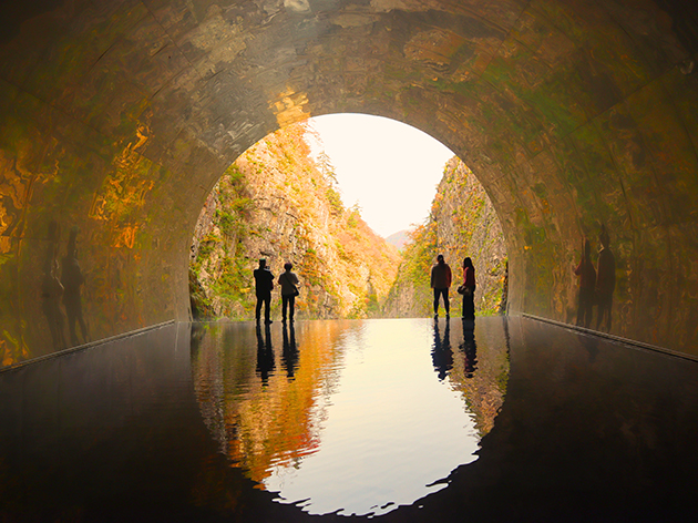 清津峡（イメージ：マ・ヤンソン/ MADアーキテクツ 「Tunnel of Light」(大地の芸術祭作品)