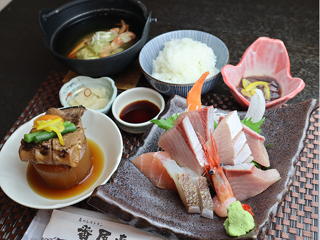 2日目昼食：魚のレストラン番屋亭/寒鰤定食