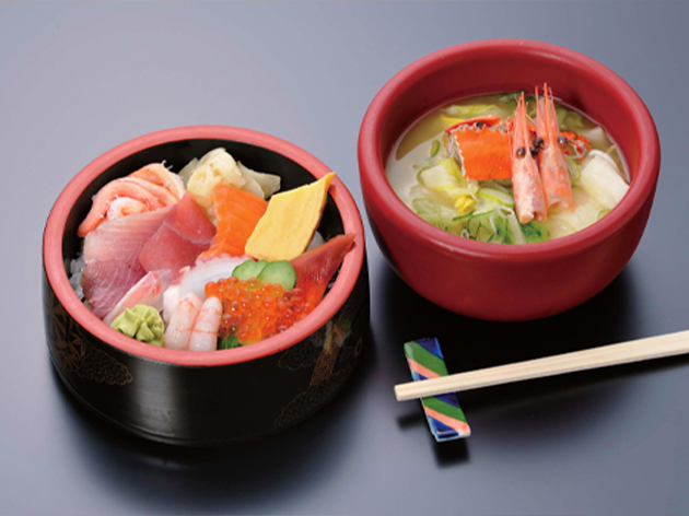 昼食：寺泊中央水産/海鮮ちらし